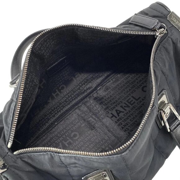 CHANEL Chocolate Bar Stitch - Black Nylon Leather Handbag - Picture 8 of 16